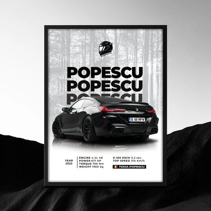 Tablou auto personalizat după fotografie cu BMW negru, numele Popescu și fundal de pădure
