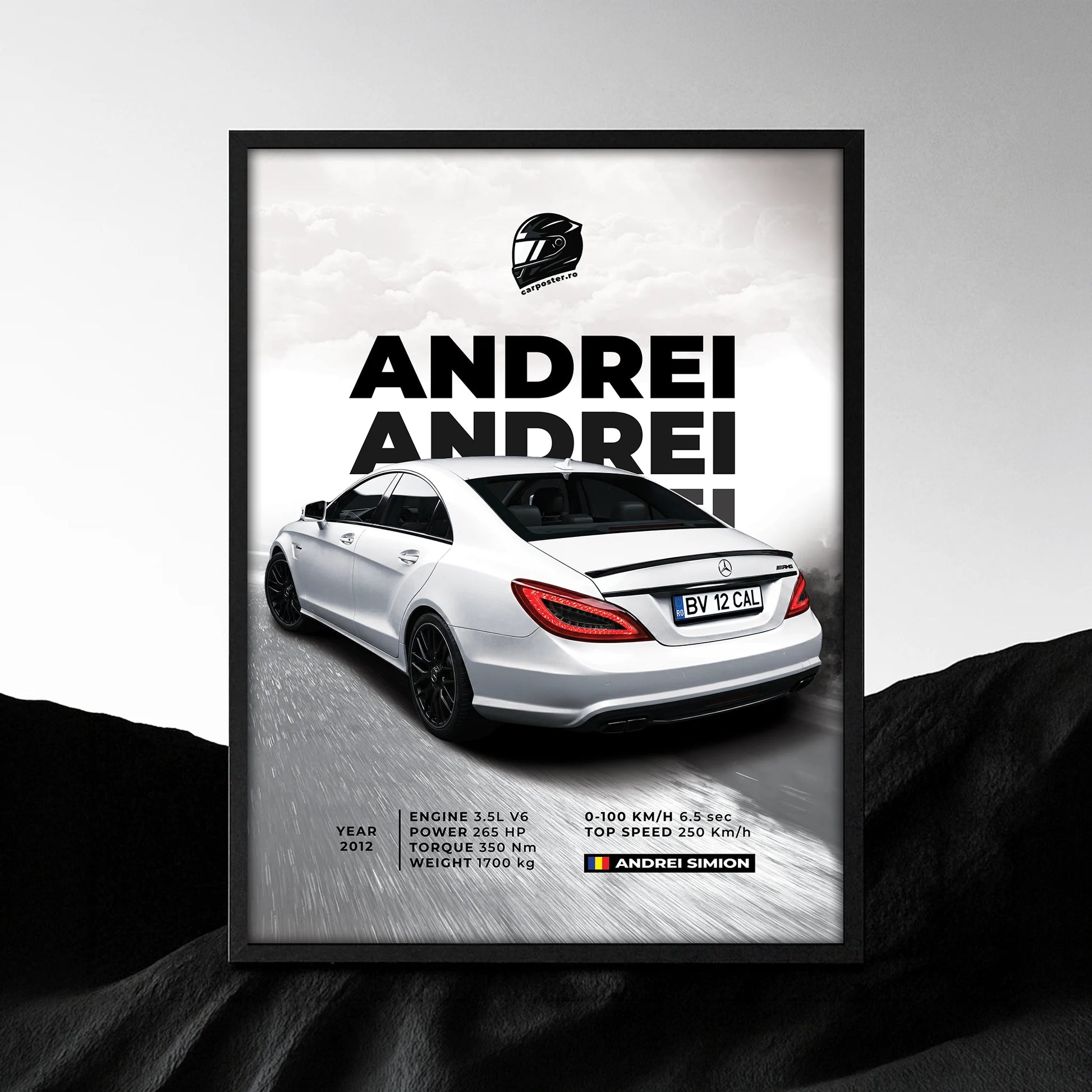 Cadou pentru pasionat auto – tablou personalizat cu Mercedes alb și numele Andrei, în stil motorsport